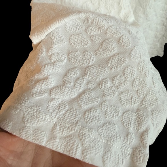 Doncaster NWOT Textured white stretch 
jersey, elbow length sleeves size LG - Picture 6 of 10